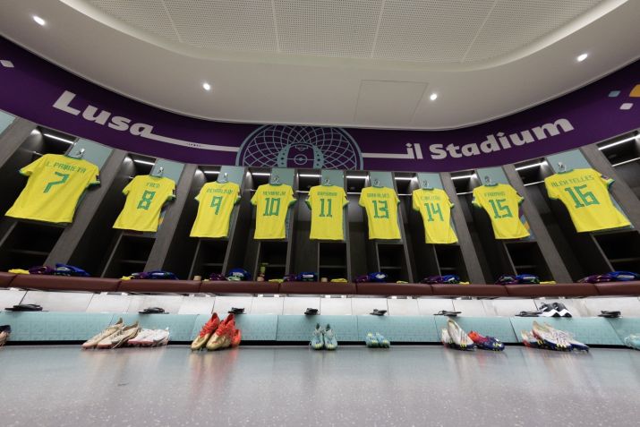 Vestiário da Seleção Brasileira no Lusail Stadium, em Doha, no Catar, para a estreia contra a Sérvia na Copa do Mundo / Reprodução/CBF