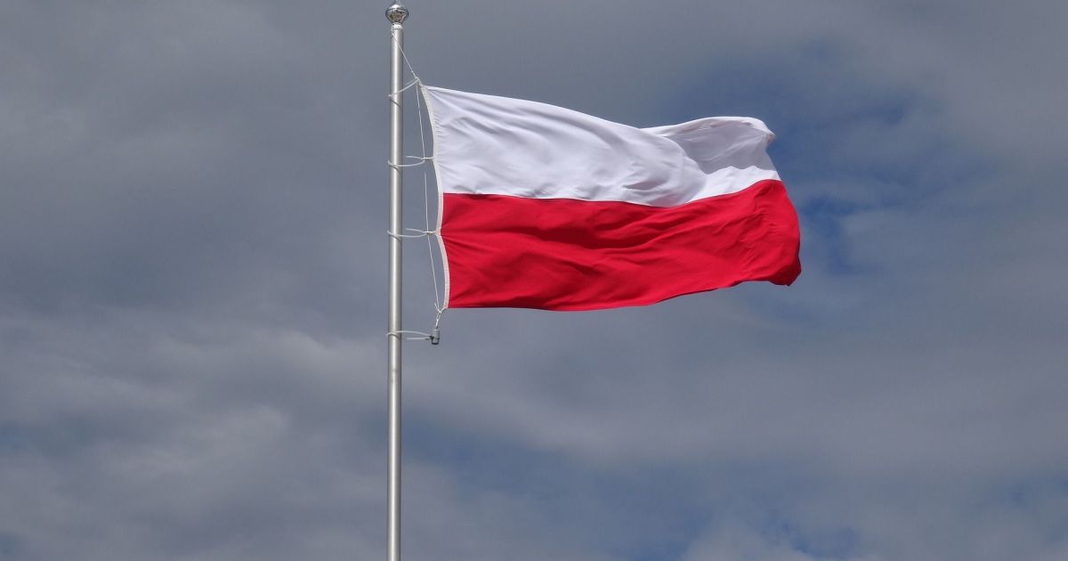 Polônia mobiliza caças após ataque da Rússia à Ucrânia, diz Exército