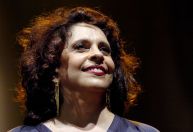 “Nunca pensei em um dia falar da dor de perder Gal”, diz Maria Bethânia sobre amiga