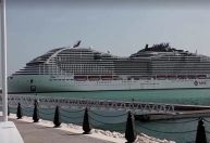 Navio de luxo com cabines de até R$ 453 mil chega ao Catar para a Copa do Mundo
