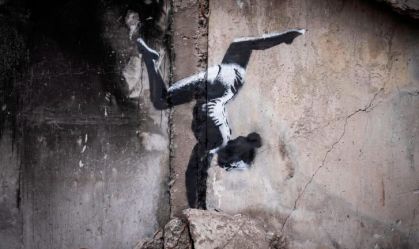 Banksy revela mural em cidade ucraniana libertada dos russos