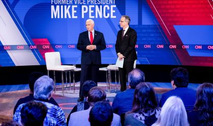 Mike Pence diz à CNN que não apoiará Trump na candidatura para 2024