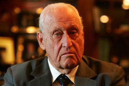 O dirigente esportivo João Havelange concede entrevista em seu escritório no centro do Rio de Janeiro