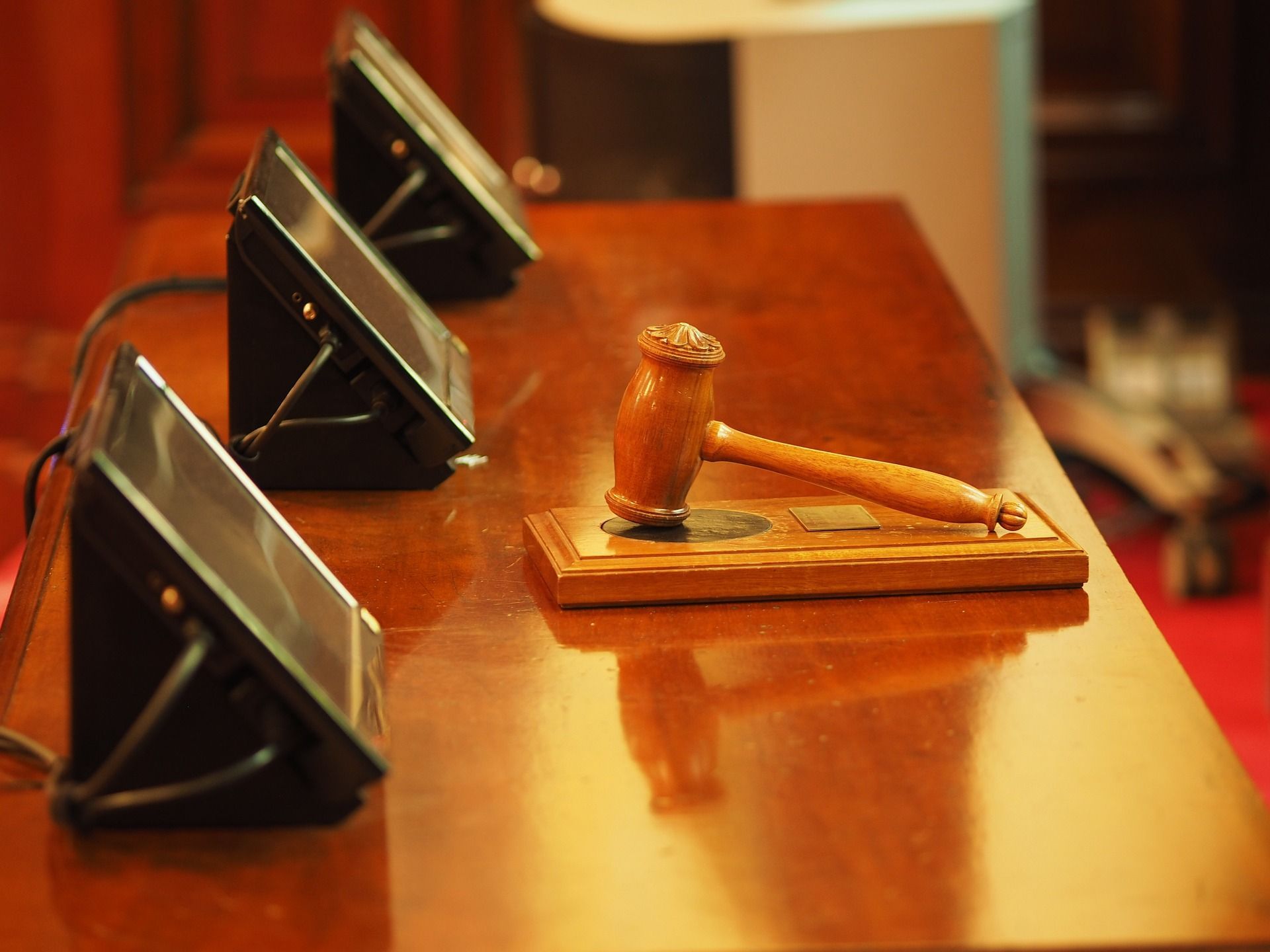 judge-g41f45268f_1920