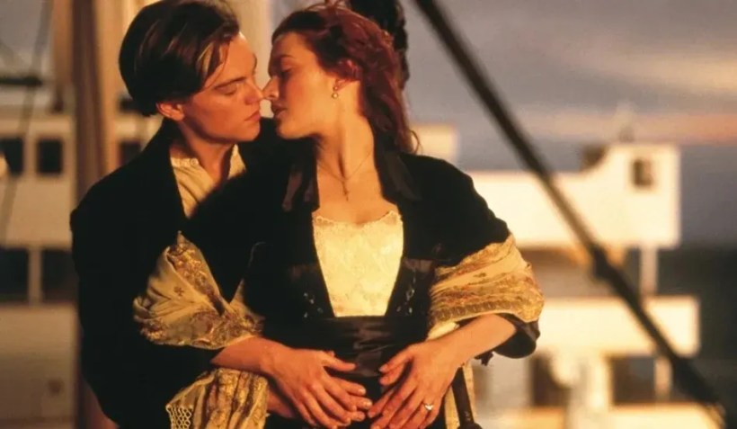 Cena antológica do cinema com Leonardo DiCaprio e Kate Winslet em "Titanic" / Foto: Divulgação/Paramont Pictures/ 20th Century