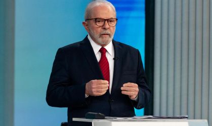 Exames de Lula mostram inflamação na laringe por esforço vocal, diz boletim médico