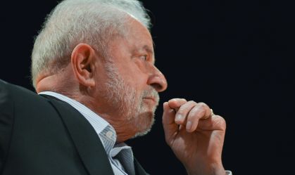 "Ninguém tem autoridade para falar em política fiscal comigo", diz Lula
