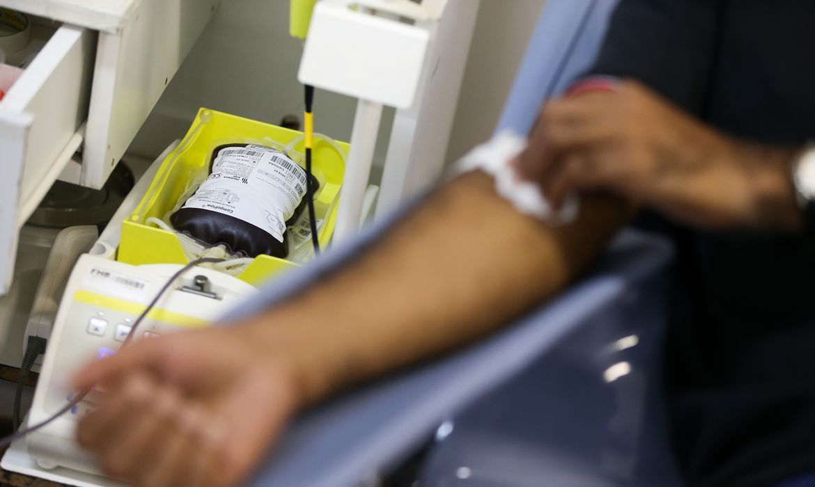 Apenas 1,4% da população brasileira doa sangue regularmente, aponta Ministério da Saúde