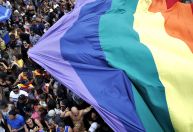 Pessoas LGBTQIAP+ têm mais que o dobro de chances de sofrer violência, diz pesquisa