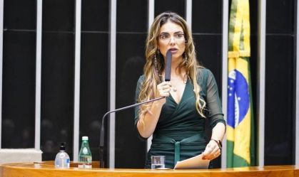 Deputada federal Paula Belmonte (Cidadania-DF), relatora do projeto que aumenta proteção da mulher contra a violência