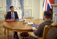 Primeiro-ministro britânico visita Ucrânia e anuncia pacote de defesa de R$ 322 milhões