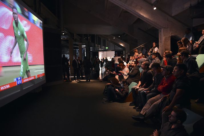 Exibição do primeiro jogo da última Copa do Mundo, no Museu do Futebol, no estádio do Pacaembu, em São Paulo / Rovena Rosa/Agência Brasil