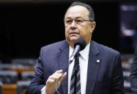 Após fim à isenção fiscal para religiosos, bancada evangélica fala em perseguição do governo Lula