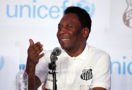 Pelé ajudou a colocar o Santos na vitrine do futebol mundial
