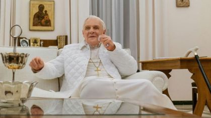 Anthony Hopkins como papa emérito Bento XVI em "Dois Papas"