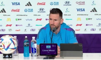 Maradona está nos olhando lá de cima e nos empurrando, diz Messi