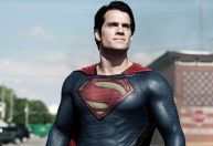 “Ele foi sacaneado”, diz James Gunn após negar ter demitido Henry Cavill