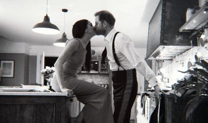 Netflix lança trailer da série documental "Harry & Meghan" sobre a vida do casal