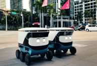 Uber Eats lança robô que faz entregas no Japão