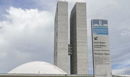 Comissões do Senado aprovam convites para ouvir oito ministros de Lula