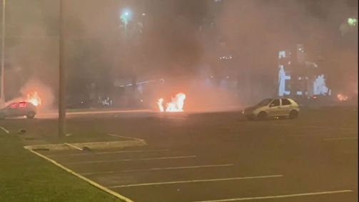 Manifestantes tentam invadir a sede da Polícia Federal em Brasília