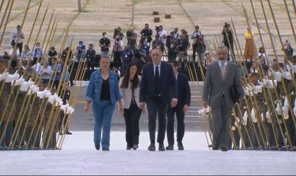 Dublês de Lula e Janja sobem rampa do Planalto em ensaio para posse; veja