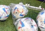 Imagem da Bola da Copa do Mundo carregada na tomada viraliza; entenda a inovação