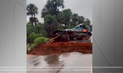 Chuva destrói pista e abre cratera no sul Maranhão
