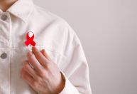 Dezembro Vermelho: um alerta para evitar preconceitos sobre o HIV/Aids e IST’s