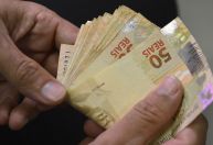 22% dos domicílios do país sobreviveram sem qualquer renda do trabalho, diz Ipea