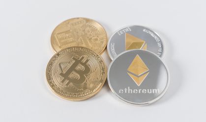 Bitcoin e ethereum sobem 2% na expectativa por Trump