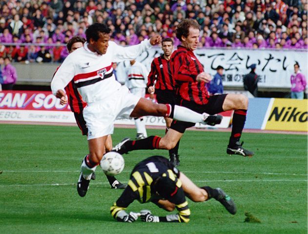 Müller marcou o gol do bicampeonato mundial do São Paulo a menos de cinco minutos para o final do jogo. / Agência Estado