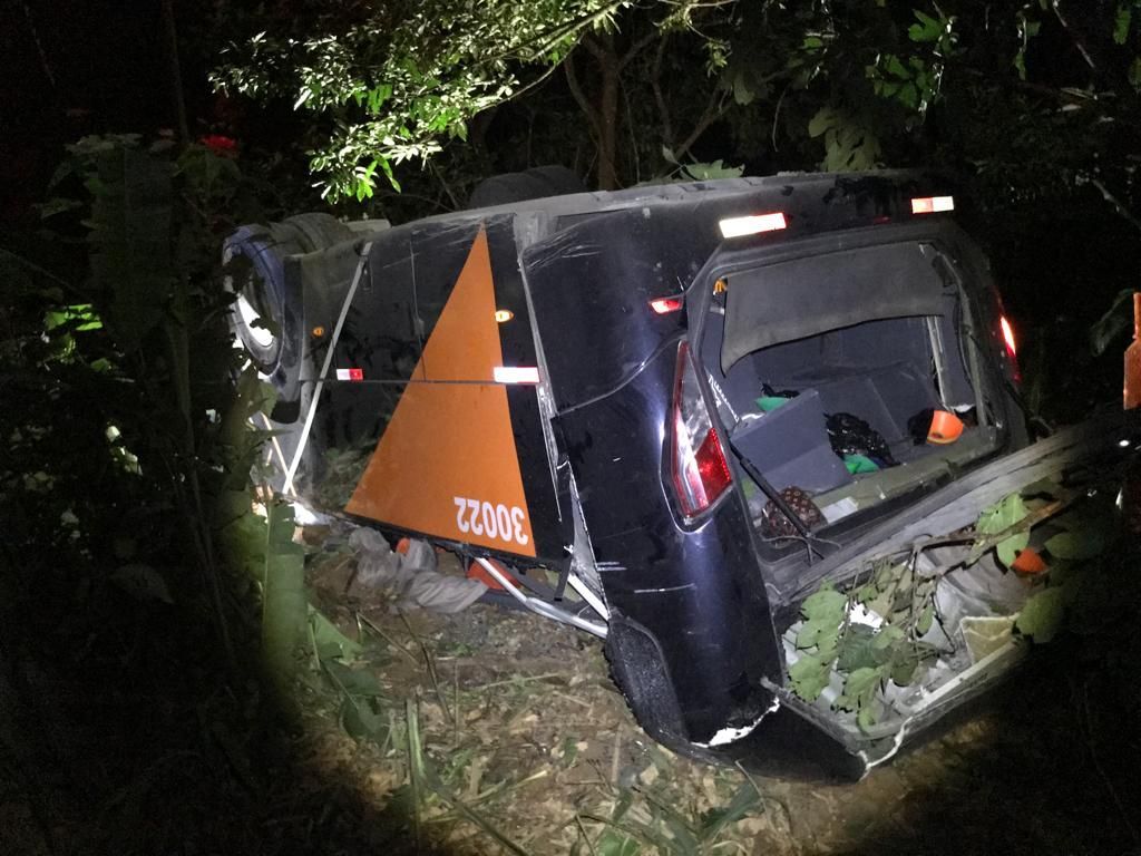 Ônibus com adolescentes de time de futebol amador do RJ cai de ponte e deixa mortos e feridos / Jornal o Vigilante Online