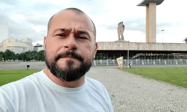 Ramiro Junior, de 49 anos, conhecido como Ramiro dos Caminhoneiros, foi preso nesta sexta-feira (20) pela Polícia Federal por envolvimento com os atos criminosos em Brasília no dia 8 de janeiro. / Reprodução