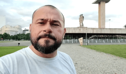 Ramiro Junior, de 49 anos, conhecido como Ramiro dos Caminhoneiros, foi preso nesta sexta-feira (20) pela Polícia Federal por envolvimento com os atos criminosos em Brasília no dia 8 de janeiro.