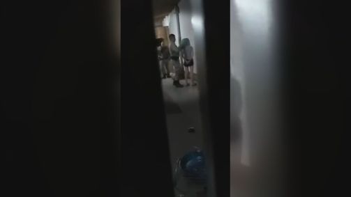 Policiais que colocaram sacola na cabeça de mulher em abordagem são presos no RS