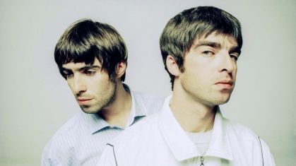 Liam e Noel Gallagher, líderes da banda de rock britânica Oasis