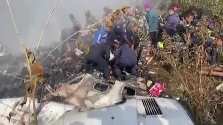 Avião cai em Pokhara, no Nepal 15/01/2023 / ANI