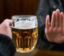 Redução do consumo de álcool salva uma vida por hora no Brasil, diz estudo