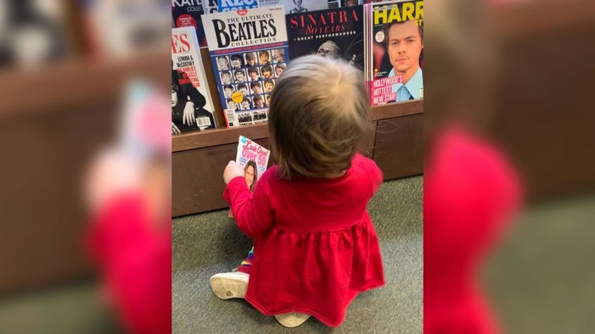 Enquanto luto para entrar nos meus 40 anos e ter pensamentos elevados sobre ser uma geração millennial, minha filha me traz de volta à terra apontando para a mulher na capa de "Look Great Over 50" e gritando: "Mamãe!" Catherine Shoichet/CNN