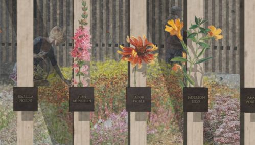 Detalhe dos pilares com nome das vítimas e suporte para flores