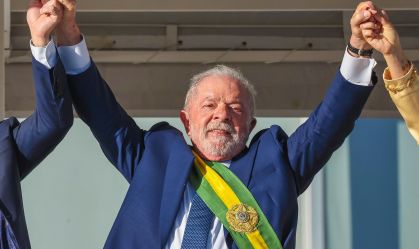 Lula escolhe modelo de faixa presidencial diferente da usada por Bolsonaro; veja