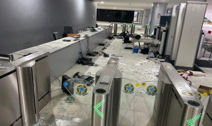 Brasília contabiliza estragos nas sedes dos Três Poderes no dia seguinte a ataque