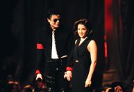 ‘Pobre, doce e incompreendido homem, vou salvá-lo’, disse Lisa Presley sobre Michael Jackson