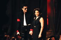 Lisa Marie Presley diz que Michael Jackson era “controlador e calculista”