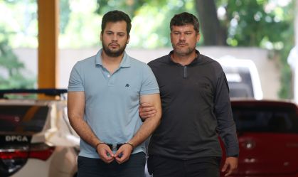 Anestesista preso por estupro se declara viciado em pornografia infantil