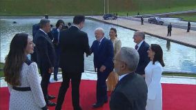 Luiz Inácio Lula da Silva (PT), Janja, Lu Alckmin e Geraldo Alckmin (PSB) chegam no Rolls-Royce ao Congresso para a posse presidencial do petista em Brasília