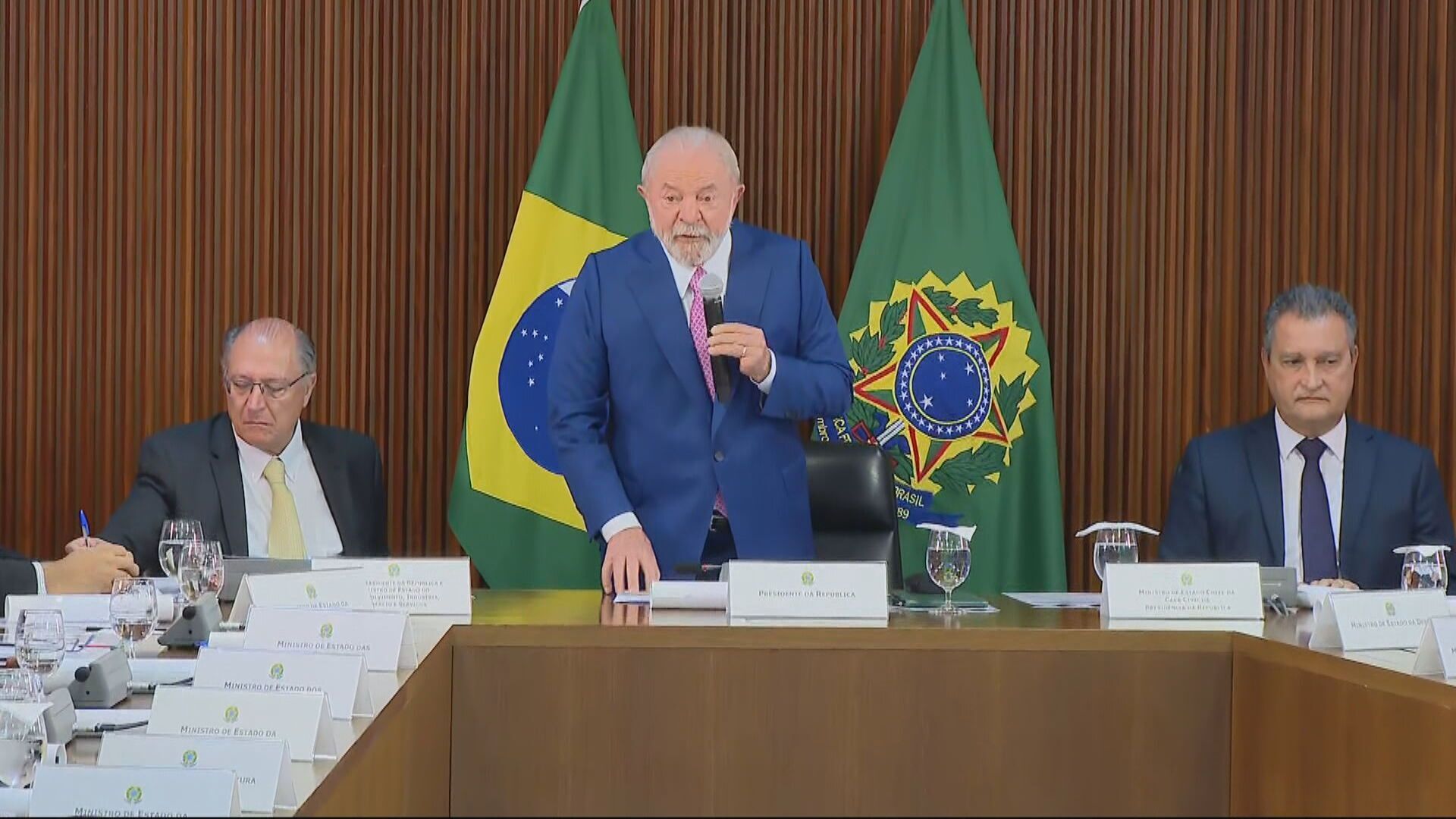 BR_CNN_060123_LIVE_CLEAN_frame_111839