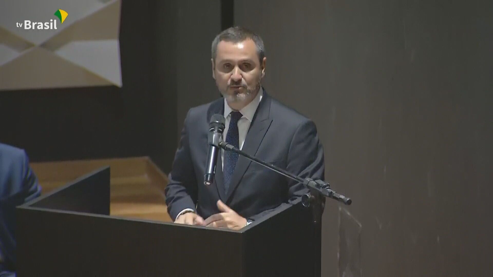 BR_CNN_100123_LIVE_CLEAN_frame_180722