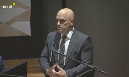 "Terroristas" cometeram crimes e agora querem que prisão seja "colônia de férias", diz Moraes